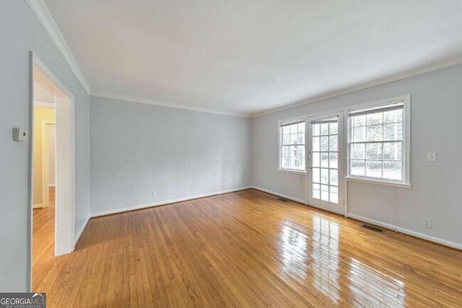 Building Photo - 60 Delmont Dr NE