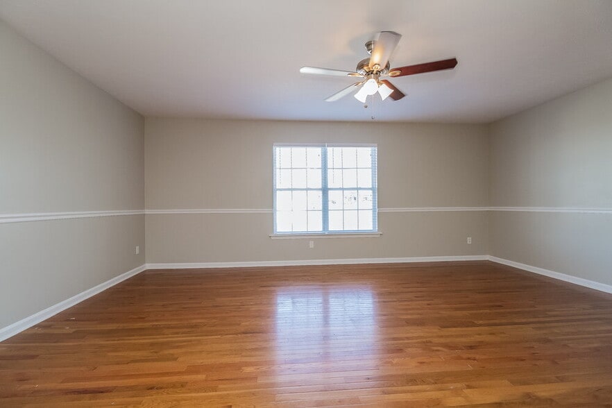 Building Photo - 6030 Eden Ln