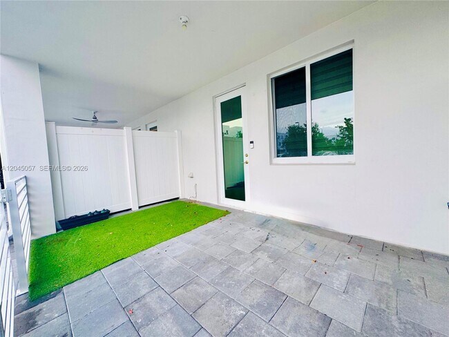 Building Photo - 10295 NW 64th Terrace