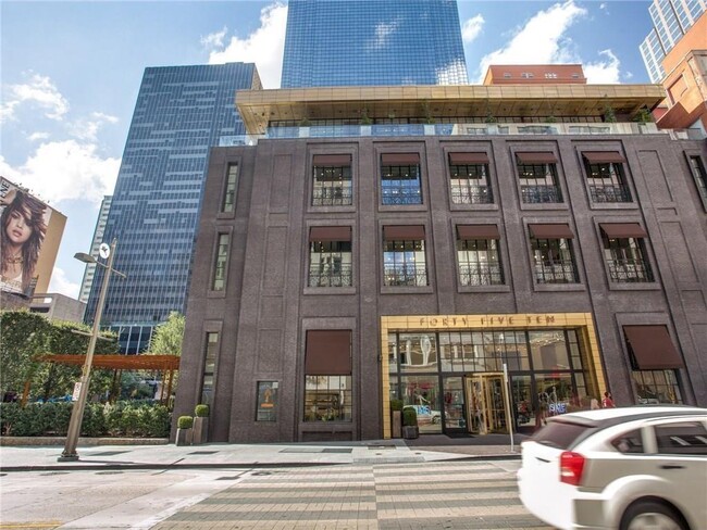 Building Photo - 1505 Elm St