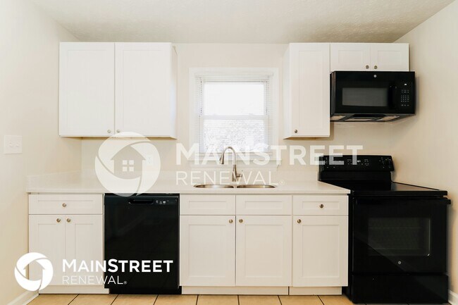 Building Photo - 308 S 41st St