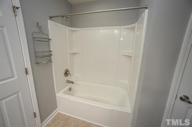 Building Photo - Spacious Home w/ Private Backyard