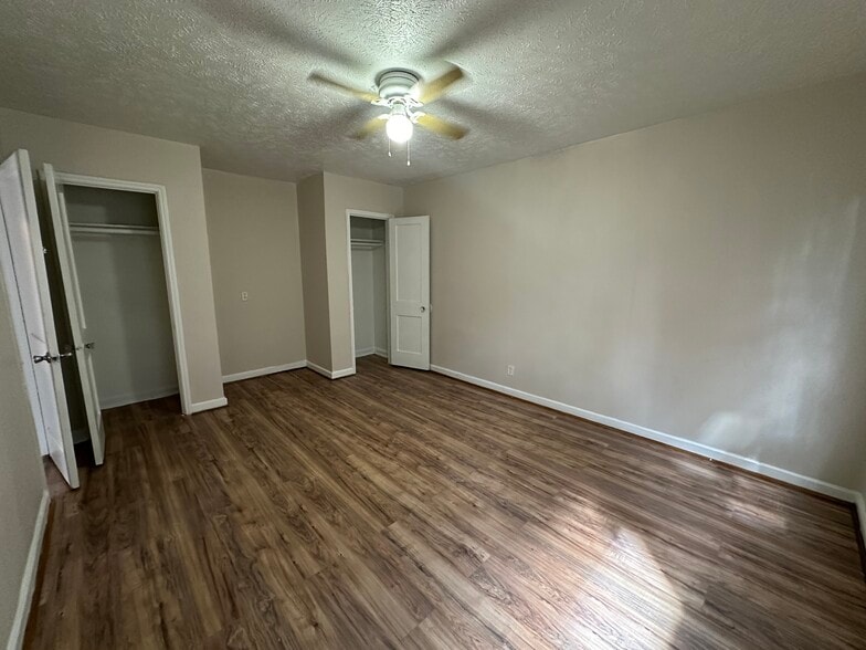 Building Photo - 4420 Roseland St