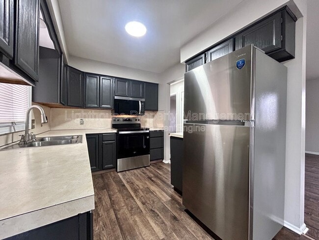 Building Photo - 607 Clayton Ave NW