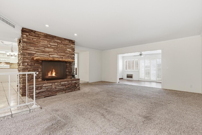 Building Photo - 7814 E MacKenzie Dr