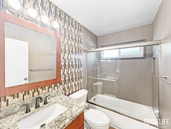 Building Photo - Beautiful 3BD/2BA W/ Private Pool, Attached Garage, and A/C in Clairemont!