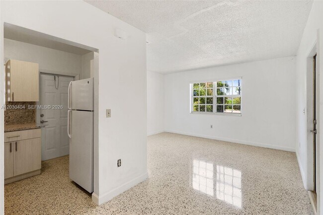 Building Photo - 3211 NW 13th Terrace