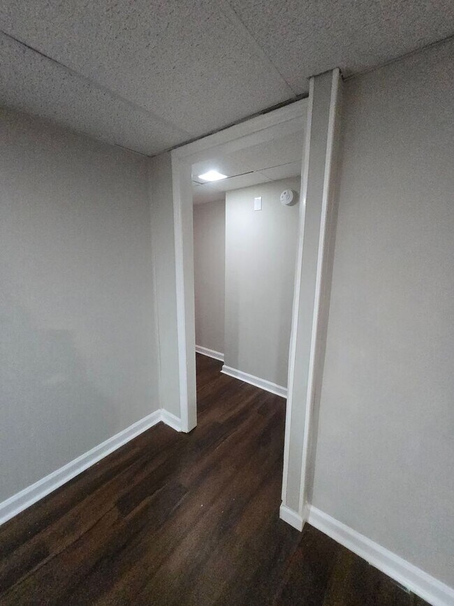 Building Photo - 1569 Colony Park Dr
