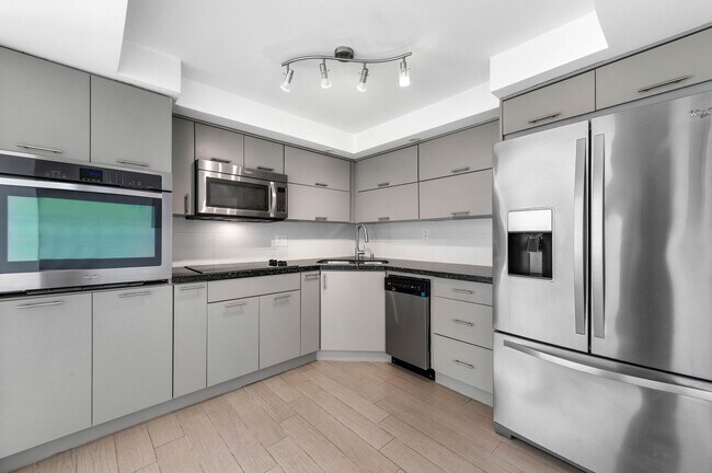 Building Photo - 16546 NE 26th Ave