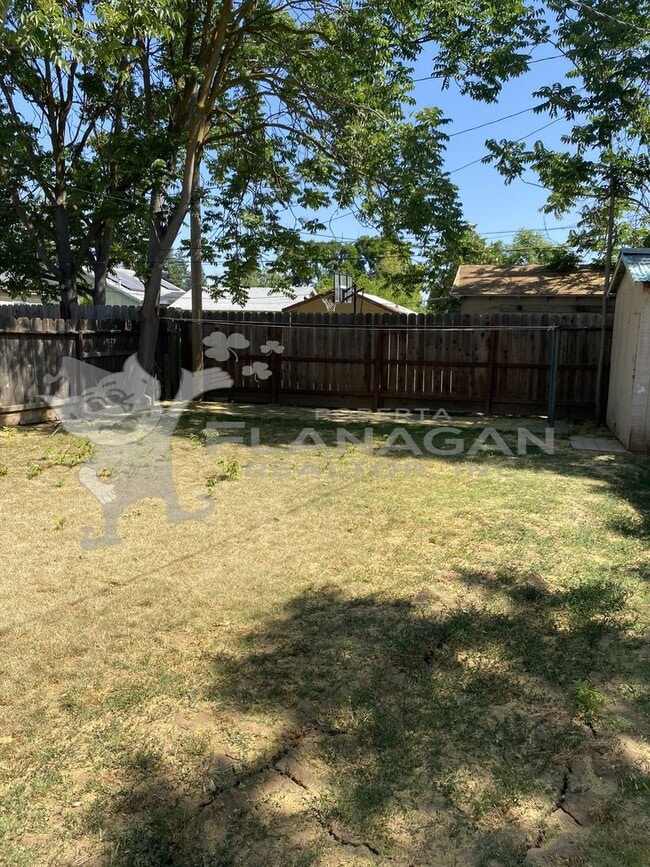 Building Photo - Cute 2 Bedroom/ 1 bathroom home
