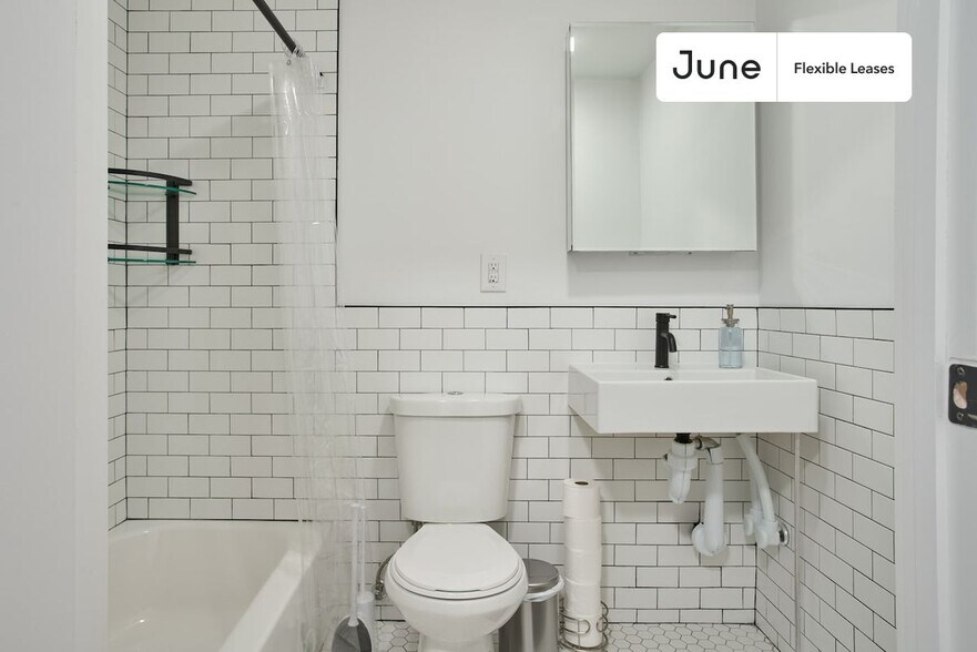 Building Photo - Cozy Private ROOM in Bed-Stuy