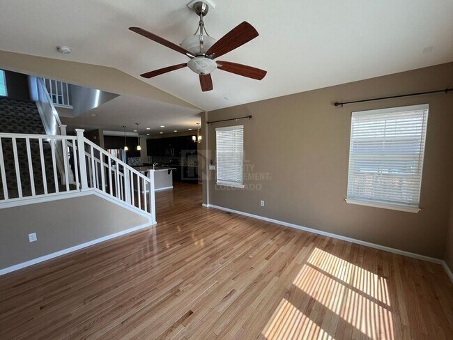 Building Photo - 325 Stone Creek Dr