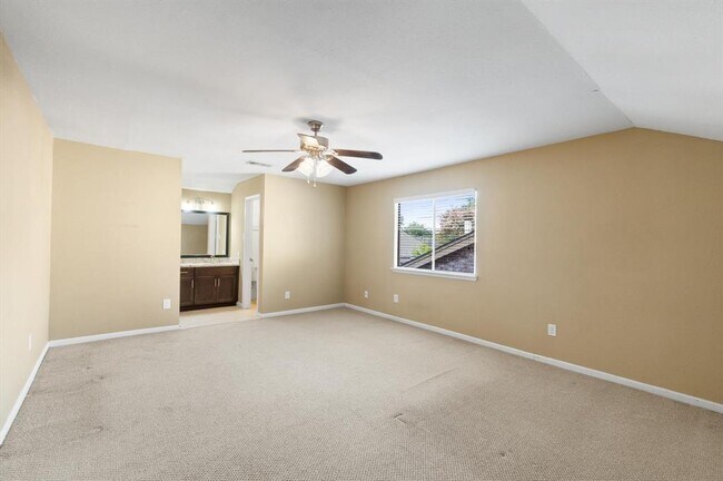 Building Photo - 2611 Quarry Hill Rd
