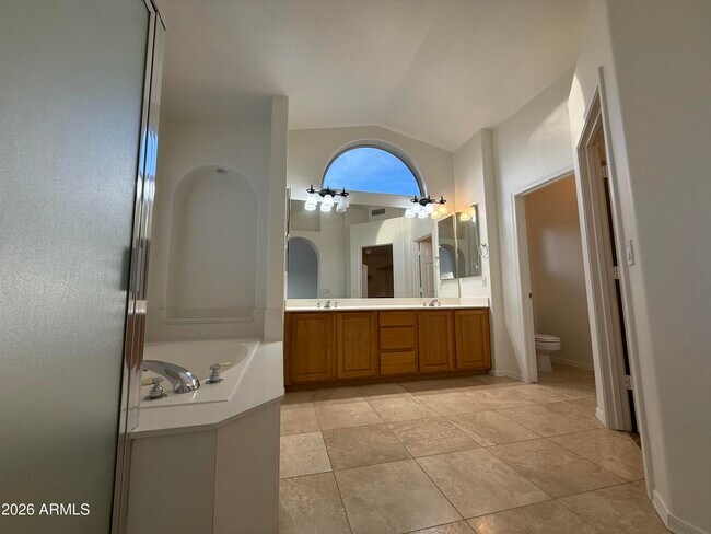 Building Photo - 3213 E Desert Flower Ln