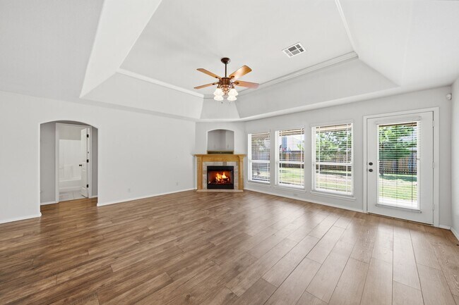 Building Photo - This well-designed home offers 3 bedrooms plus a flex room with a closet that can easily serve as...
