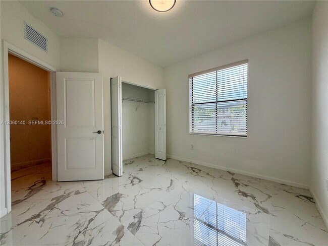 Building Photo - 18110 SW 148th Rd