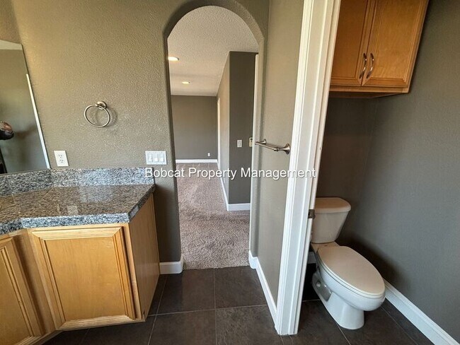 Building Photo - 1320 Thompson St