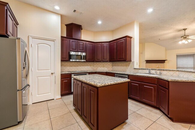 Building Photo - 10459 Parkside Dr