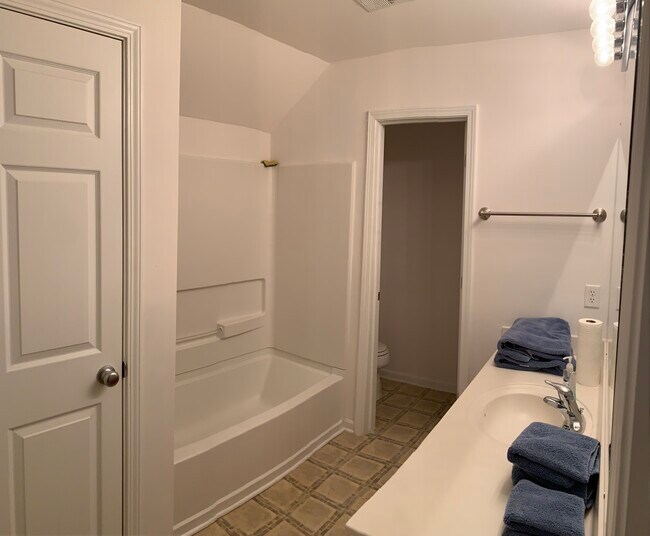 Building Photo - 250 Opus Ct