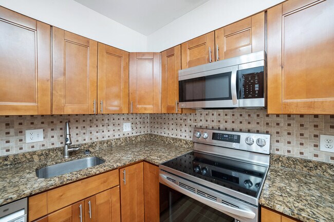 Building Photo - 6145 Edsall Rd