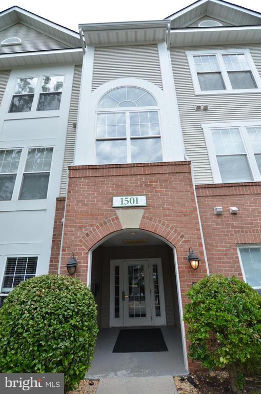 Building Photo - 1501 North Point Dr