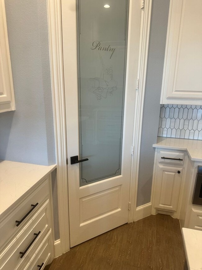 Building Photo - open concept 4bd - rent to own