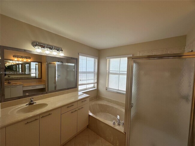 Building Photo - 4955 SW 166th Ave