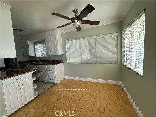 Building Photo - 220 Grandview St