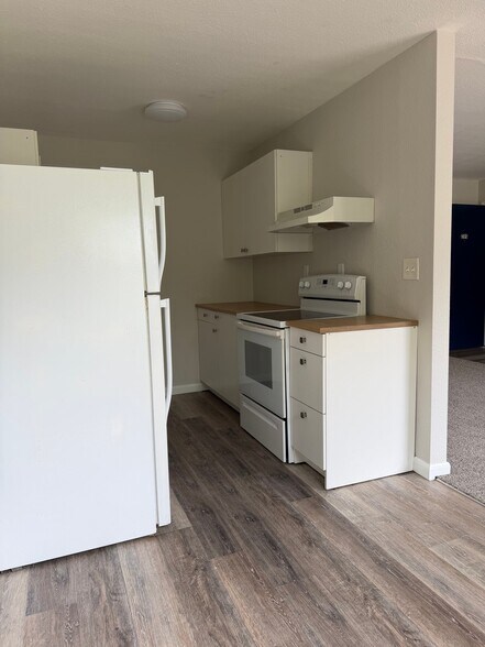 Building Photo - 2412 Azalea Garden Rd