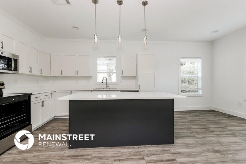 Building Photo - 4358 Larkspur St