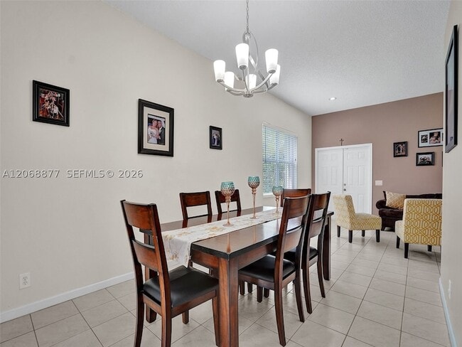 Building Photo - 938 Bluewood Terrace