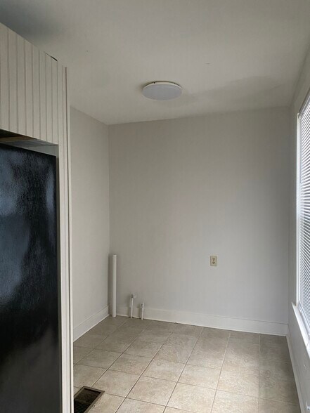 Building Photo - 2154 Olive St