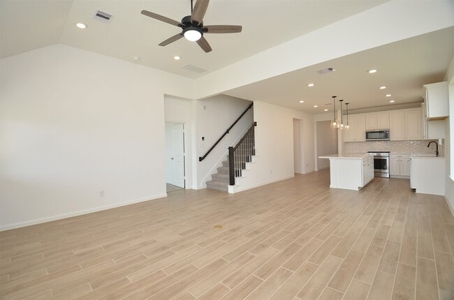 Building Photo - 5631 Pearl Vis Dr