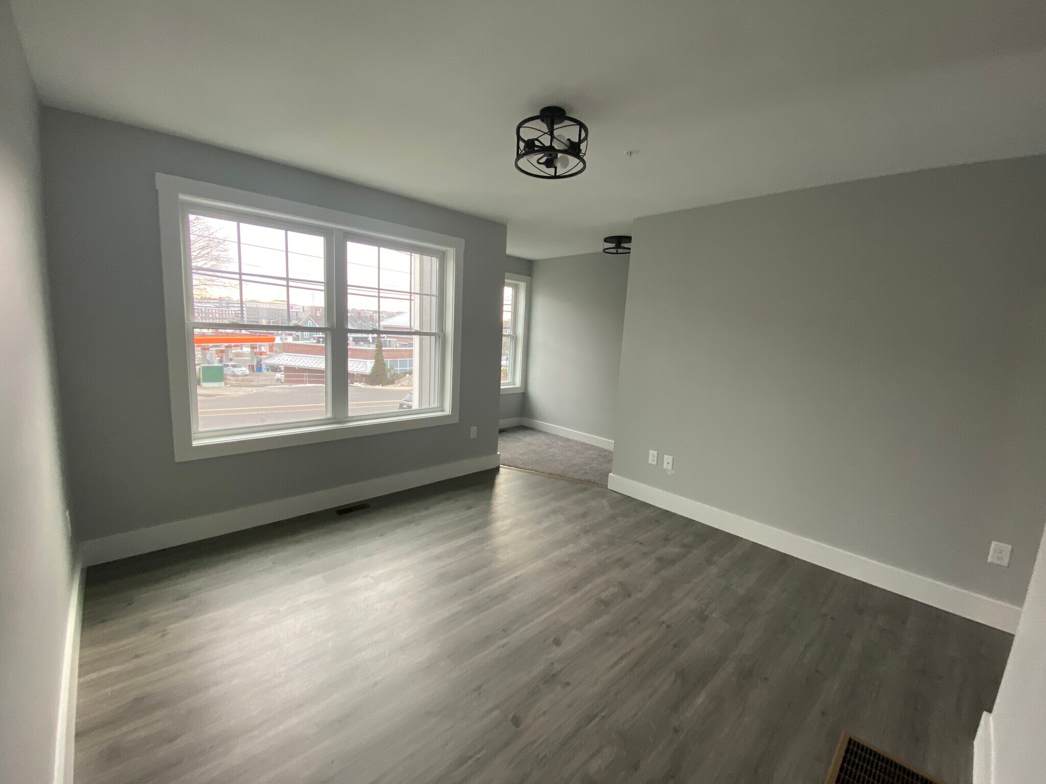 Building Photo - 32 Main St