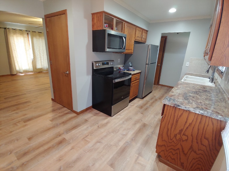 Building Photo - 3520 Sunny Hill Dr