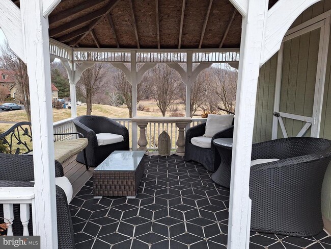 Building Photo - 2254 Winchester Rd