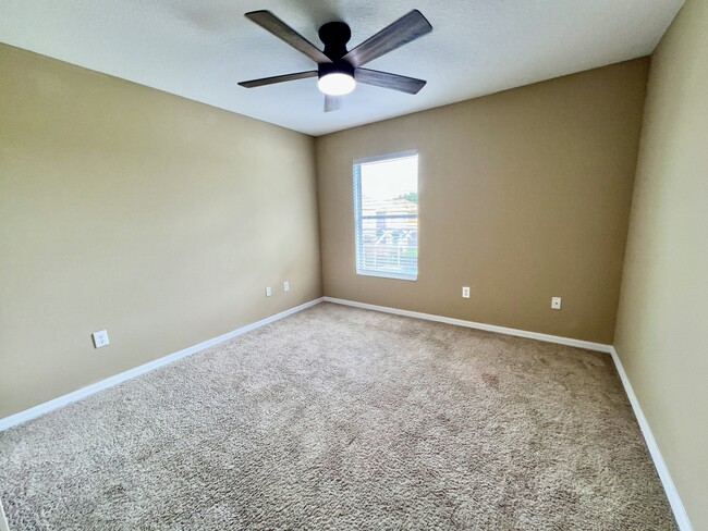 Building Photo - 10904 Summerton Dr