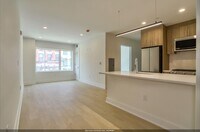 Building Photo - 303 Madison St