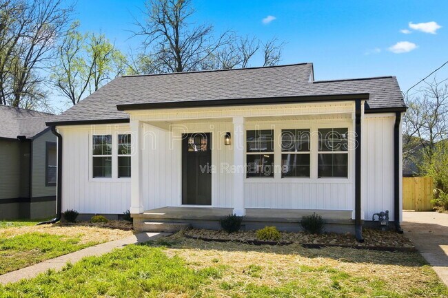 Building Photo - 2406 Kirby Ave