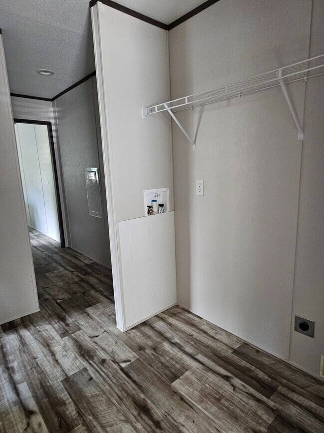 Building Photo - 2881 TX-110