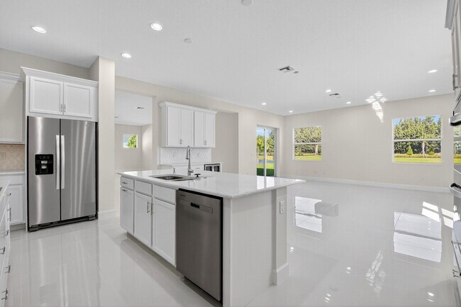 Building Photo - 15120 Wildwood Cir