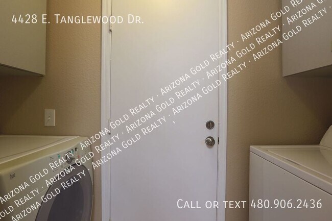 Building Photo - 4428 E Tanglewood Dr