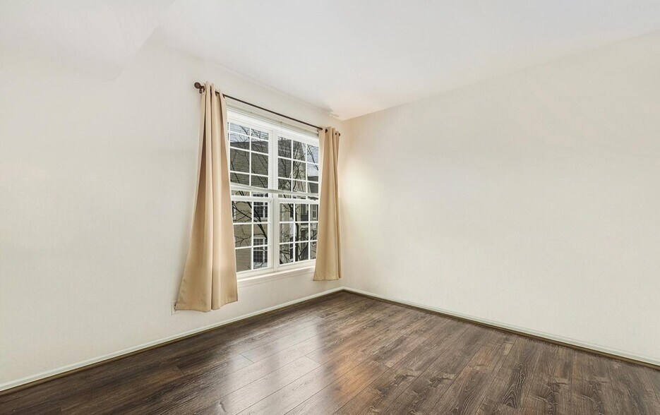 Building Photo - 3015 Nicosh Cir