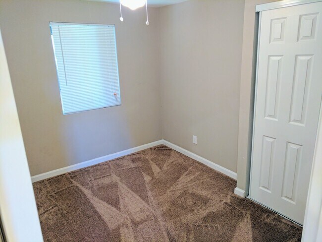 Building Photo - 4531 Park Ave