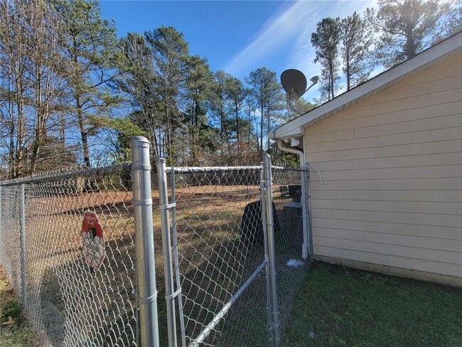 Building Photo - 9167 Bent Pine Ct NE