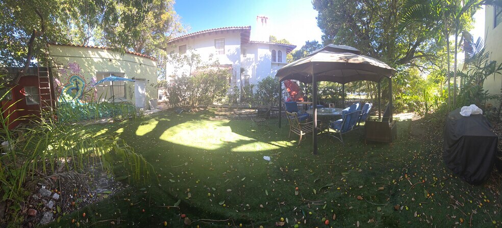 Building Photo - 4514 NE 1st Ave