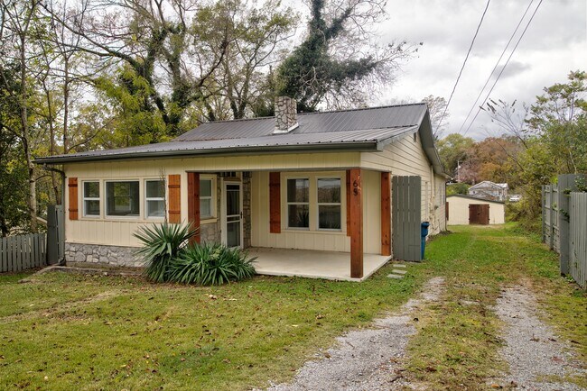 Building Photo - 65 Nason St