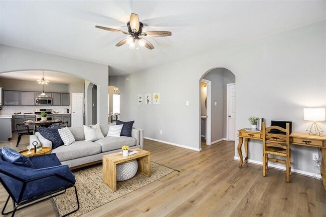Building Photo - 25234 Clover Ranch Dr