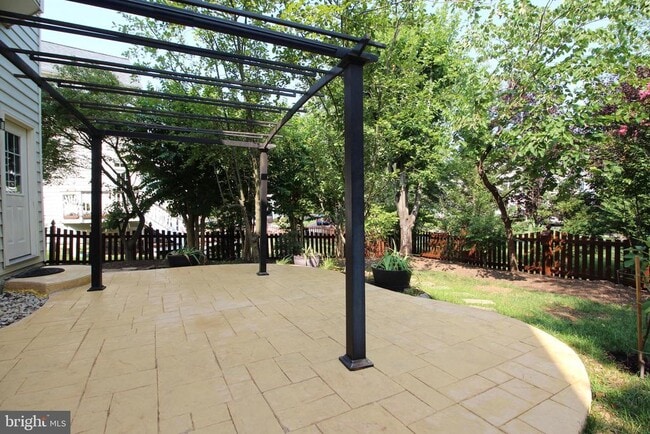 Building Photo - 40424 Milford Dr