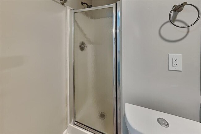 Building Photo - 111 Trellis Ct